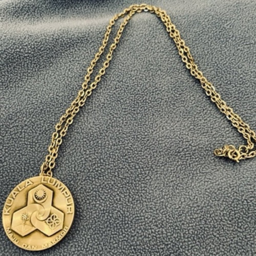 NWOT Pewter Medallion from Kuala Lumpur Malaysia